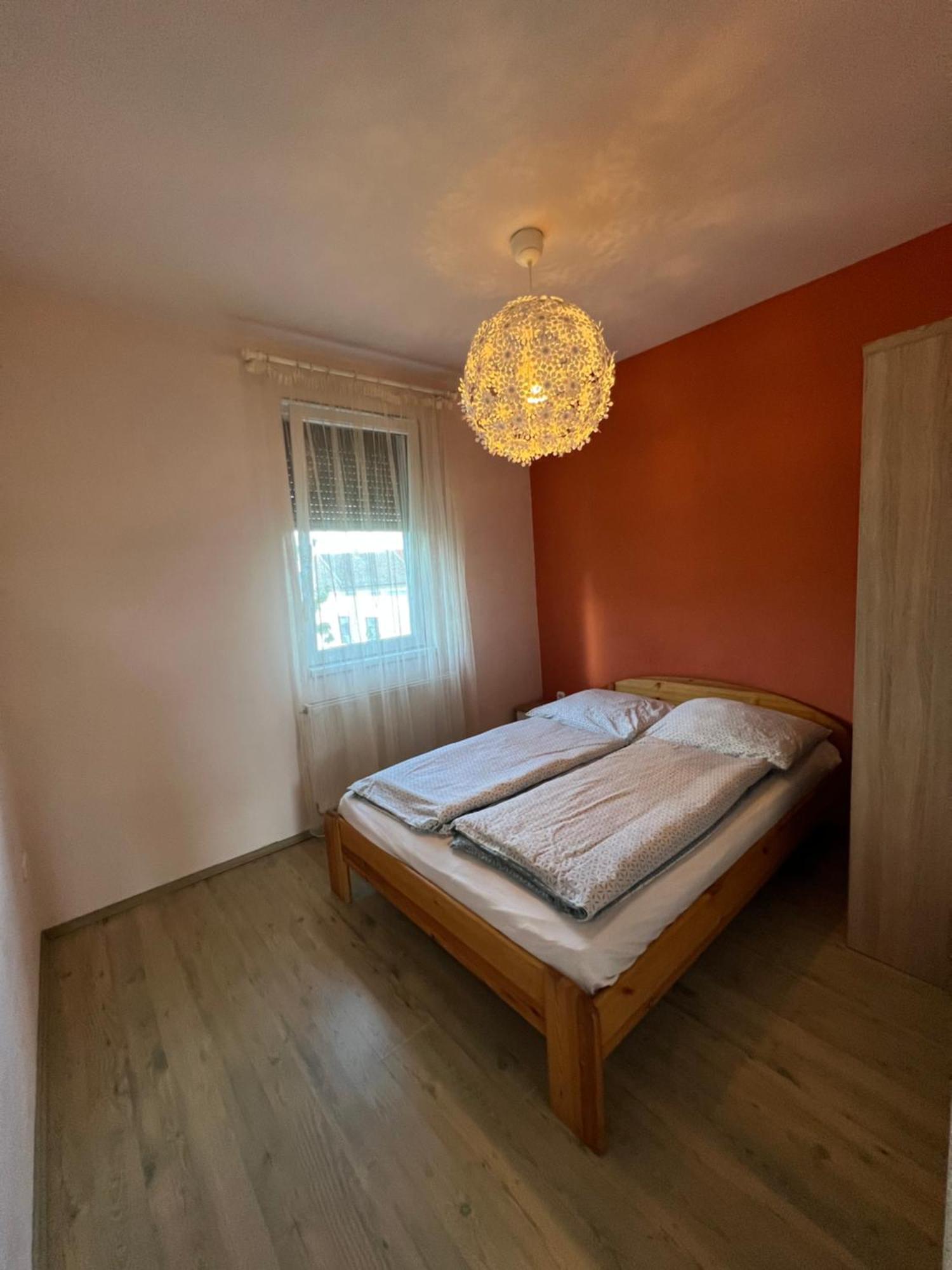 Kristaly Apartman Сегед Екстер'єр фото